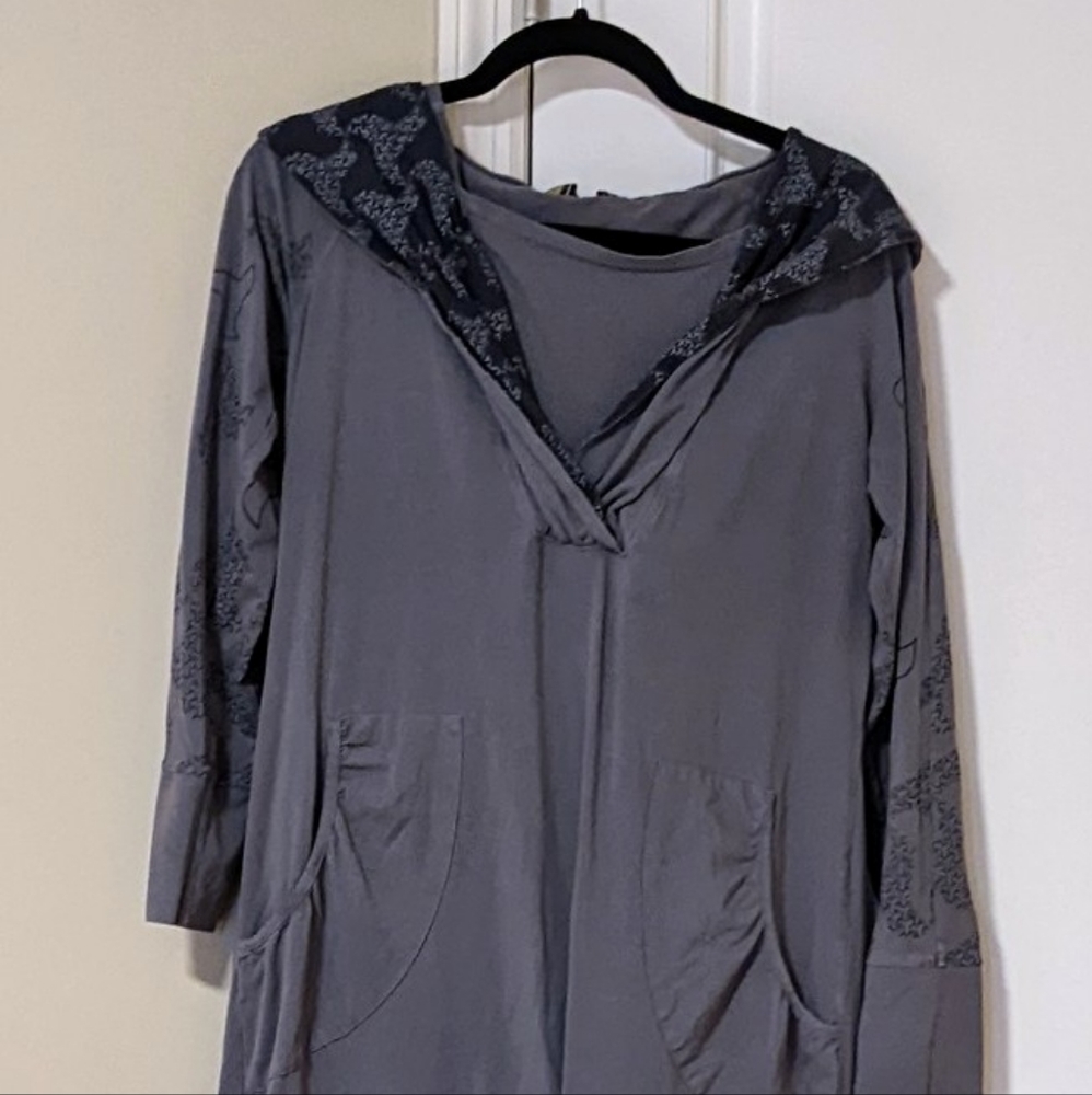 Shukr Hooded Abaya Maxi Dress